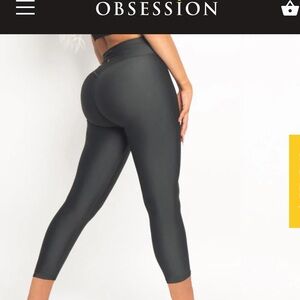 Obsession scrunch butt leggings new with tag